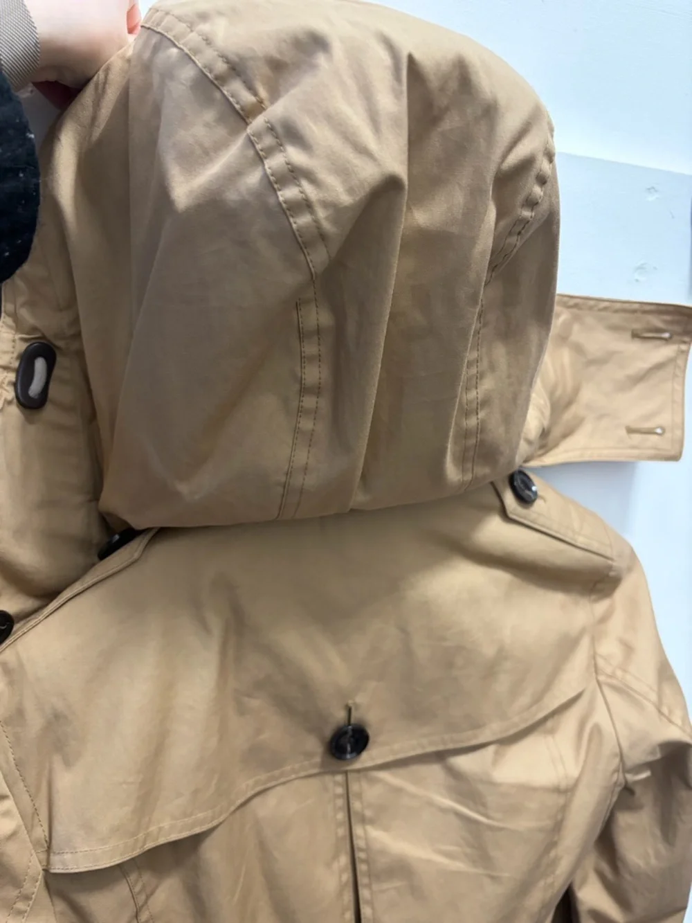 Burberry Tan/Camel Double-Breasted Trench Coat with Detachable Hood and Lining - Picture 10 of 12